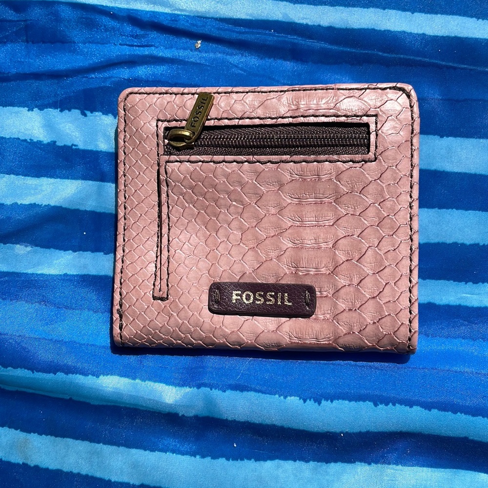 NEW Fossil wallet